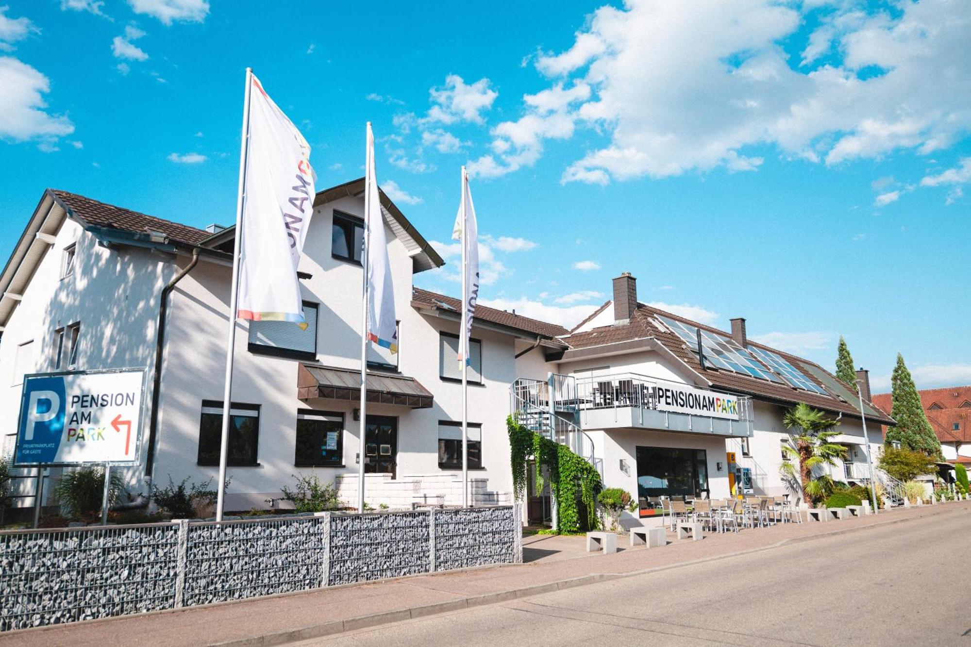 Pension Am Park Rust Bagian luar foto